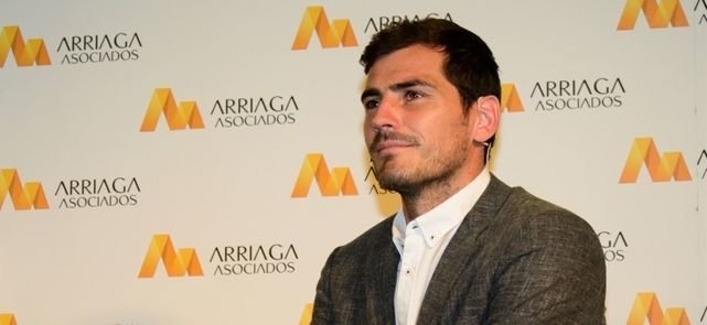 Iker Casillas presentacion de Arriaga Asociados