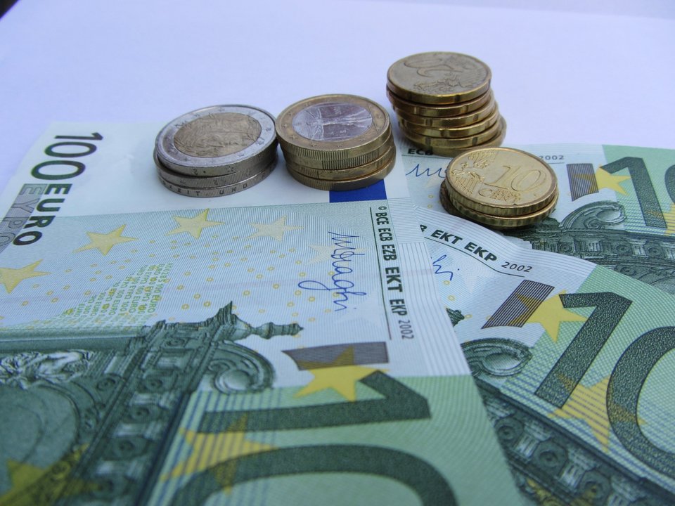 money-business-cash-currency-euro-debt-1330940-pxhere.com