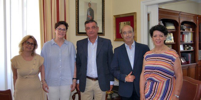 Miembros del colegio de abogados de Jaén y de la Asociación Síndrome de Down.