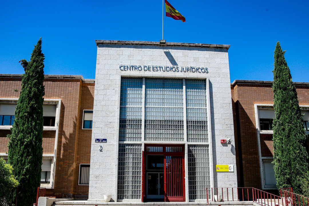 Centro de Estudios Jurídicos.
