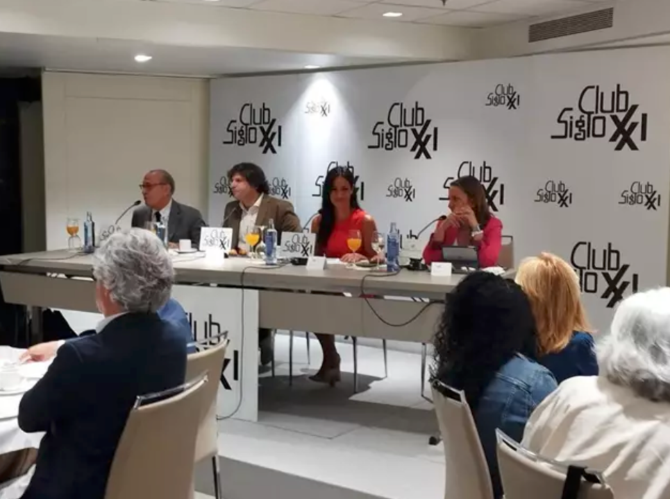 La vicealcaldesa de Madrid y candidata de Cs a la Alcaldía de Madrid, Begoña Villacís, en un desayuno informativo.
