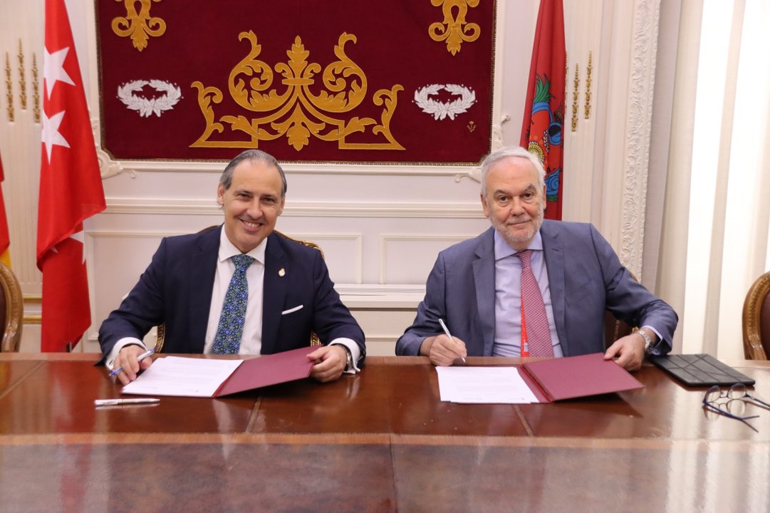 Juan Pujol, presidente de Lefebvre, firma un nuevo acuerdo de colaboración con el Colegio de la Abogacía de Madrid.