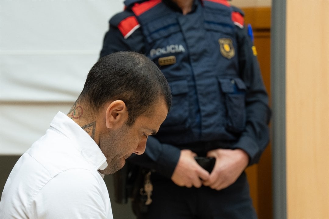 El exfutbolista Dani Alves durante un juicio en la Audiencia de Barcelona, a 5 de febrero de 2024, en Barcelona, Catalunya (España). (Foto: D.Zorrakino. POOL / Europa Press)