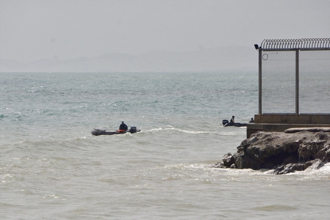 Una patrula marítima en la frontera del Tarajal, a 15 de septiembre de 2024, en Ceuta. (Foto: Antonio Sempere / Europa Press)