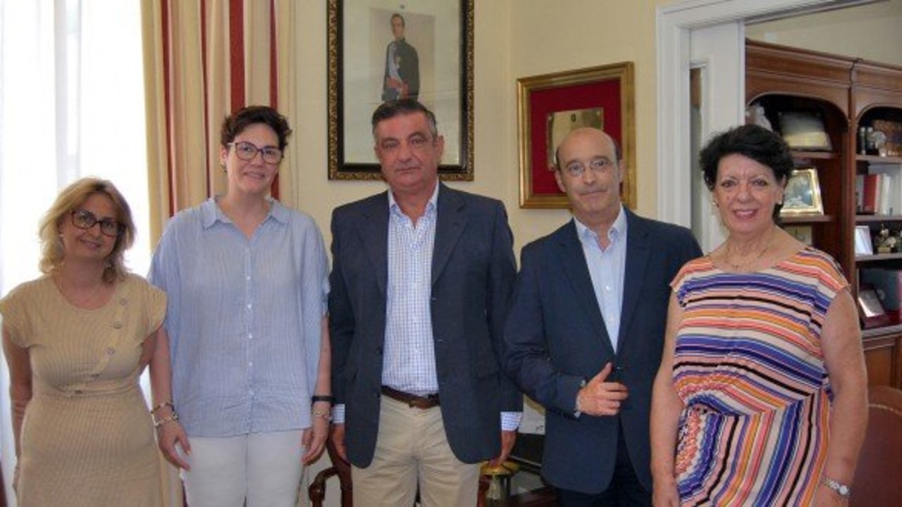 Miembros del colegio de abogados de Jaén y de la Asociación Síndrome de Down.