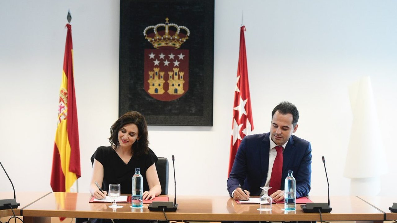 Isabel Díaz Ayuso e Ignacio Aguado firman un acuerdo de Gobierno para Madrid.