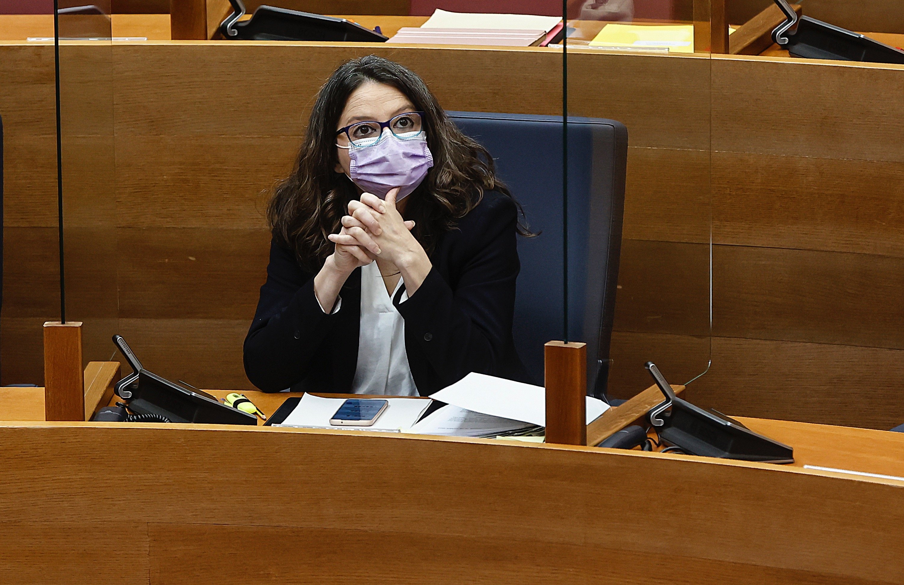 La vicepresidenta y consellera de Igualdad y Políticas Inclusivas, Mónica Oltra, en una sesión de la Diputación Permanente de Les Corts de Valencia