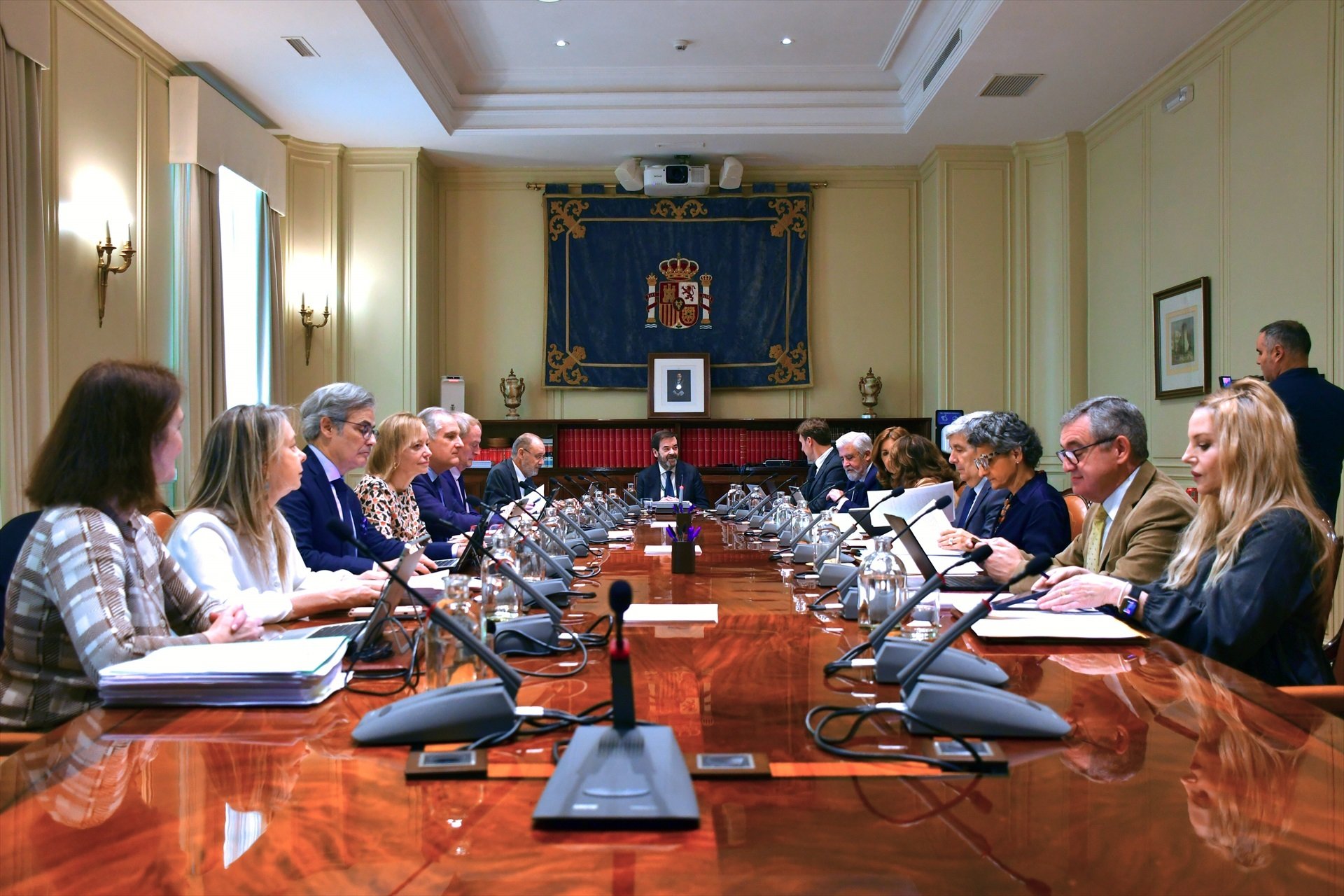 El presidente interino del CGPJ, Vicente Guilarte (c), durante una sesión plenaria, en el Consejo General del Poder Judicial (CGPJ), a 21 de marzo de 2024, en Madrid (Foto: CGPJ / EP)